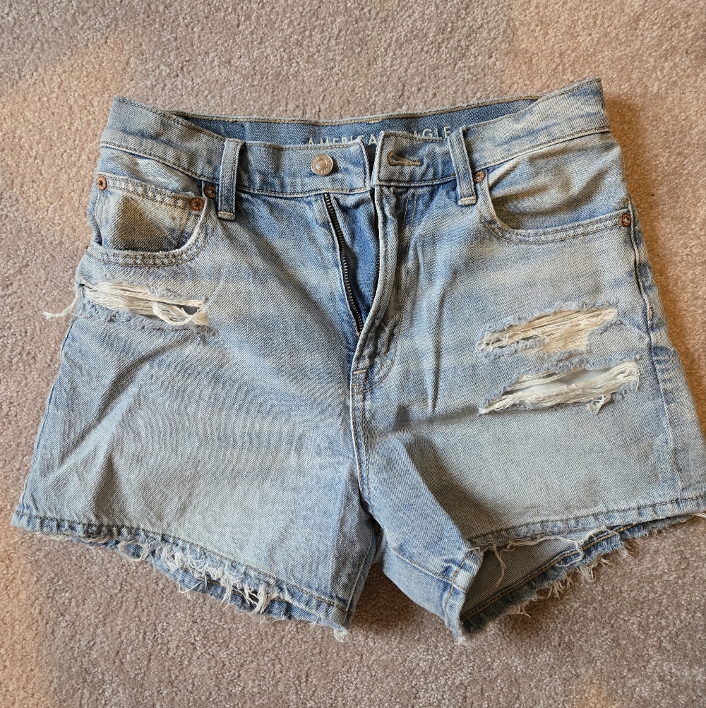 Anerican Eagle Size 2 Light Blue Distressed Women's Denim Shorts